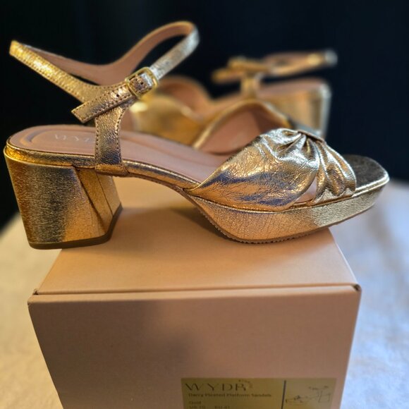 WYDR Darcy Pleated Platform Sandals - Picture 2 of 5